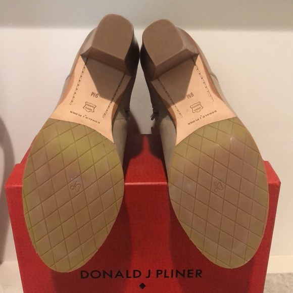 Donald Pliner Kara Peep Toe Pumps Size 9 - Picture 3 of 10